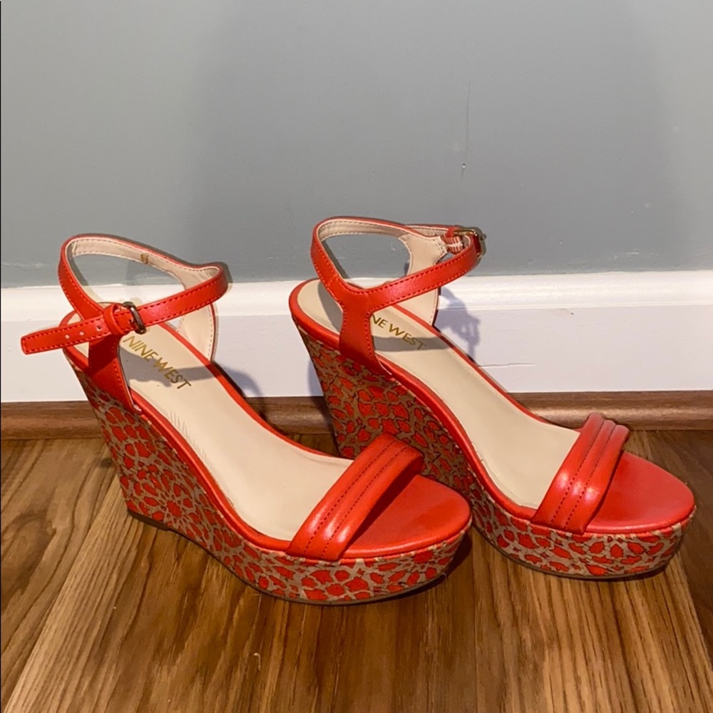 Nine West coral wedges